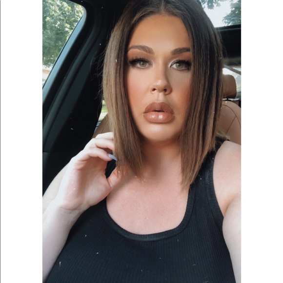 Meet your Posher, Emily - Picture 1 of 1